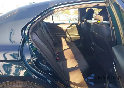 2020 Toyota Camry Le z USA, uszkodzony, nr VIN 4T1C11AK4LU511459